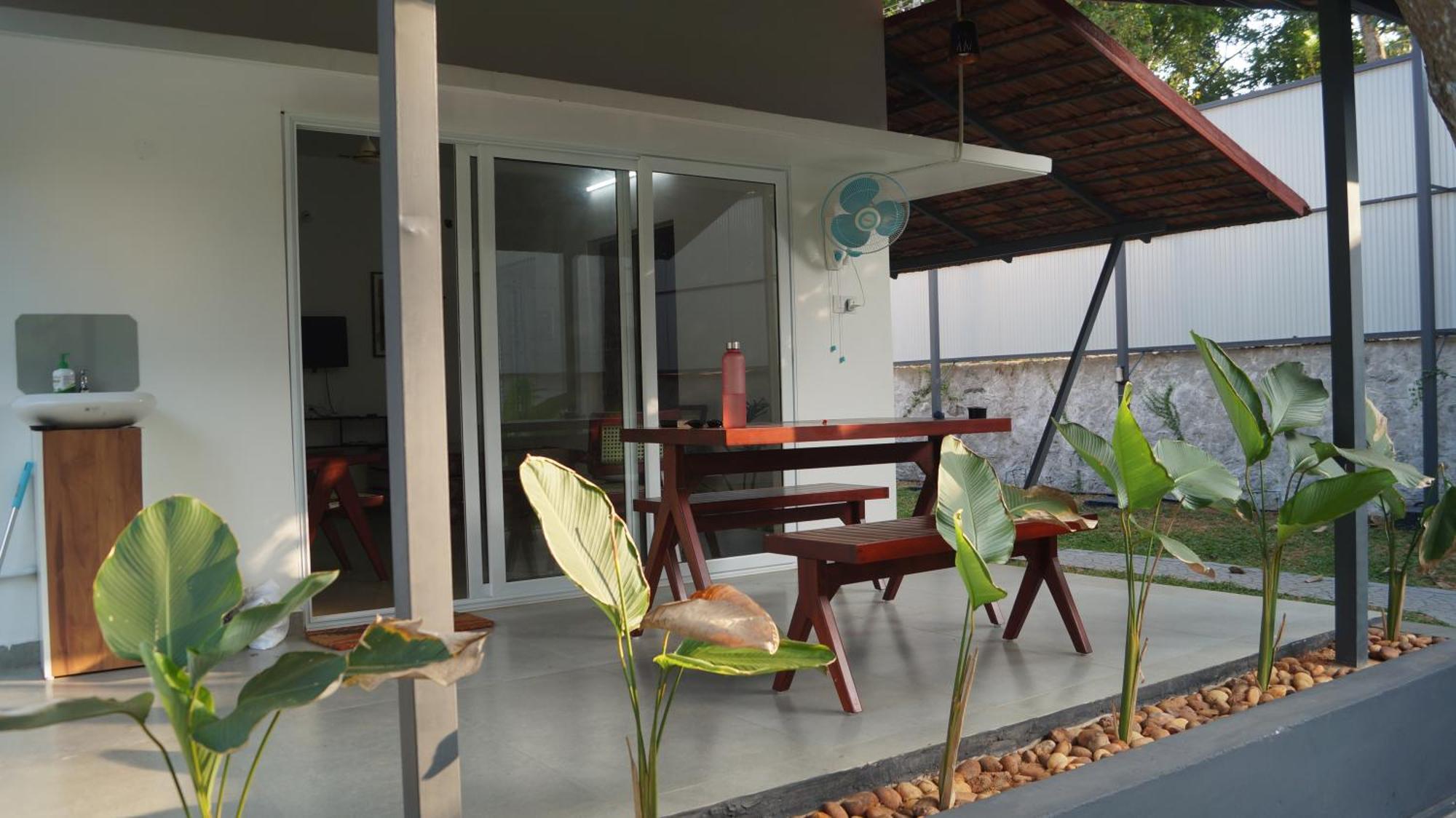 Blue Lake Villa Kollam Luaran gambar