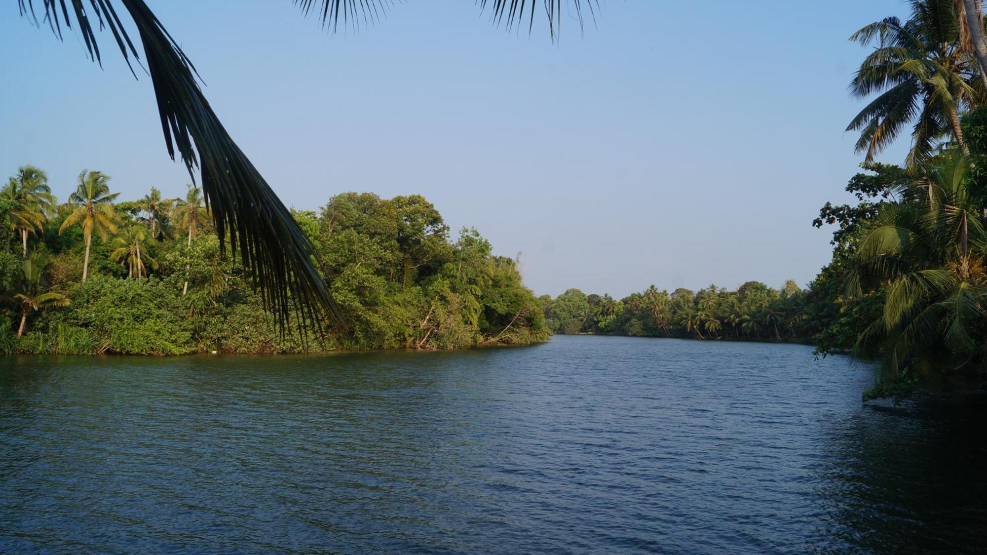 Blue Lake Villa Kollam Luaran gambar